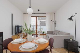 Unique Two Bedroom Apartment with Air Conditioning by Renters Prestige - 4