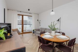 Unique Two Bedroom Apartment with Air Conditioning by Renters Prestige - 3