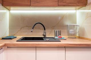 Szurmana Modern Stay Apartment by BookingHost - 6