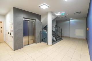 Szurmana Modern Stay Apartment by BookingHost - 4