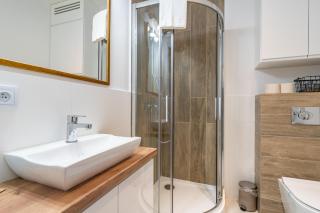 Szurmana Modern Stay Apartment by BookingHost - 2