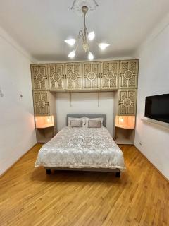 Deep Bath Apartment Central - 7