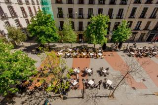 Pequeño descanso para 3, en Plaza de Chueca - Madrid - 0