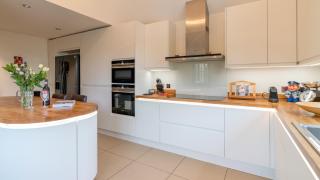 Woodside Cottage - 1