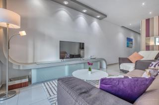 Silhouette by Solea Holiday Homes - Contemporary Living - 6