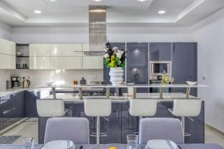 Silhouette by Solea Holiday Homes - Contemporary Living - 0