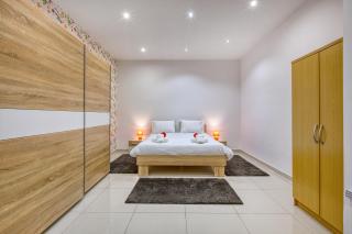 Silhouette by Solea Holiday Homes - Contemporary Living - 8