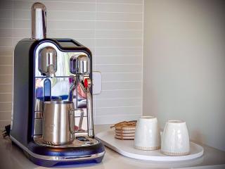 East Cove Cottage - Fully Inclusive Couples Only Coastal Retreat, Bruny Island - 1