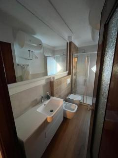 Happy family in centro Limone - 3