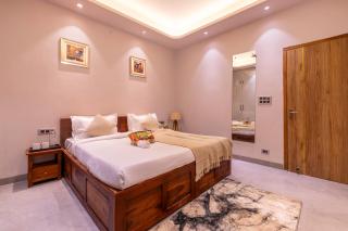Radhika Villa 2BHK Villa close to Gaur City Mall - 7