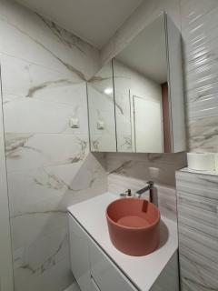 Golden Ivy Apartment - 2