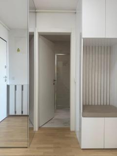 Golden Ivy Apartment - 6