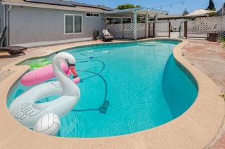 Retreat vacation with solar heating pool - 0