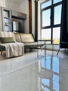 Comfy 2-Bedroom Apt 10mins Walk to Beach - GBHC8 - 4