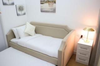 The Green Sanctuary HighTech 2BR Luxe in Masdar City - 7