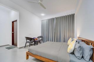 G Square 1 Room with Private Balcony Near Alappuzha Beach & Other Popular Attractions - 9