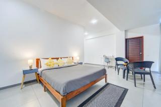 G Square 1 Room with Private Balcony Near Alappuzha Beach & Other Popular Attractions - 7