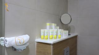 The Green Sanctuary HighTech 2BR Luxe in Masdar City - 3