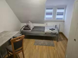 Schöne Vollausgestattete Monteurs- Gästewohnung nähe Raffinerie Leuna und Geiseltalsee für 2 Personen Wohnung 7 - 3