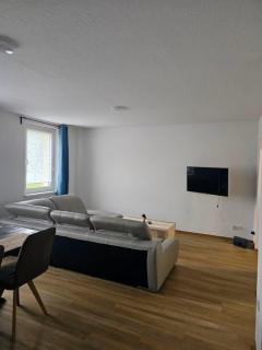 Schöne Vollausgestattete Monteurs- Gästewohnung nähe Raffinerie Leuna und Geiseltalsee für 5 Personen - 8