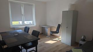 Schöne Vollausgestattete Monteurs- Gästewohnung nähe Raffinerie Leuna und Geiseltalsee für 4 Personen Wohnung 1 - 9