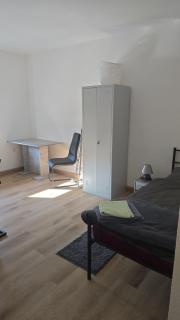 Schöne Vollausgestattete Monteurs- Gästewohnung nähe Raffinerie Leuna und Geiseltalsee für 4 Personen Wohnung 1 - 8