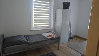 Schöne Vollausgestattete Monteurs- Gästewohnung nähe Raffinerie Leuna und Geiseltalsee für 4 Personen Wohnung 1 - 2