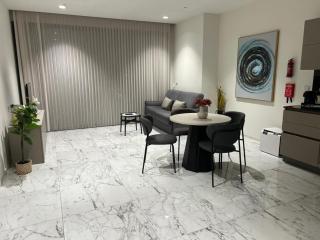 Mercury Tower Apartments By Dahlia - 9