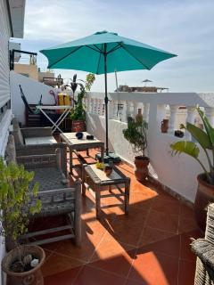 Black Pearl surf yoga and skate house - 5