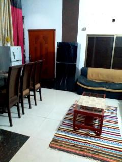 Cozy Family Home Near Aiport and City Center - 8