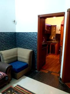 Cozy Family Home Near Aiport and City Center - 2