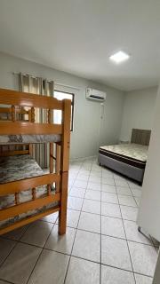 Apto com ótima localização, centro de Meia Praia - 2