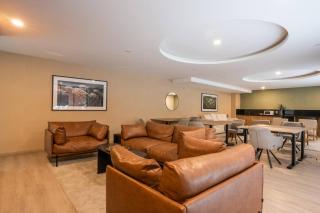 Luxury 2BR with Pool, Gym & Coworking - 4