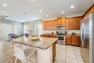 Stunning 5 Bdrm Oasis with Upscale Private Pool at Encore - 2