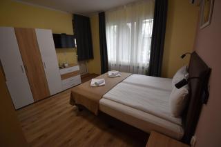 Simada Green Guesthouse - 1