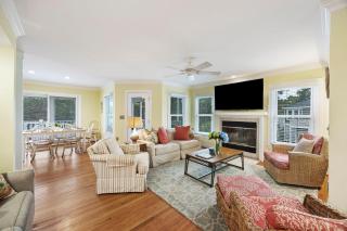 PB17: 17 Pelican Bay - 8