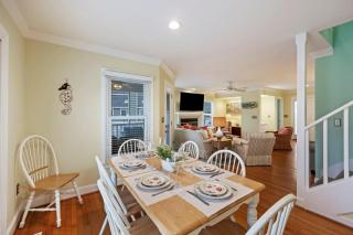 PB17: 17 Pelican Bay - 7