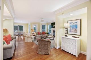 PB17: 17 Pelican Bay - 3