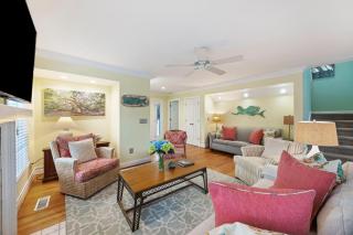 PB17: 17 Pelican Bay - 2