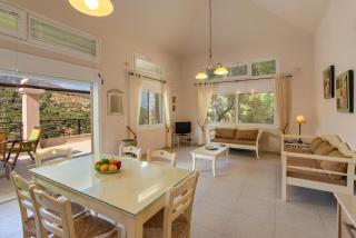 Lenika Residence - 8