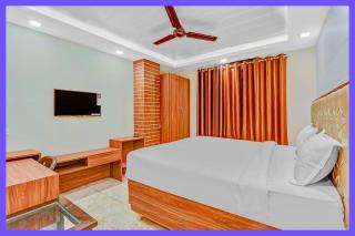 Hotel Saanvix Premium Inn - 2