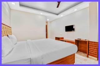 Hotel Saanvix Premium Inn - 1