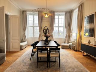 Modern Luxury 3BR Home near King's Garden - 9