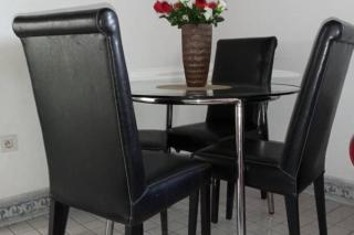 Apt - Sleeps 4 - Parking - Garden - 5