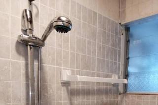 Apt - Sleeps 4 - Parking - Garden - 3