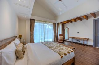 Valley View 5-BHK Villa With Private Pool, Sit-out Areas, TT Table, Pool Table , Bar & Scenic Views - 2