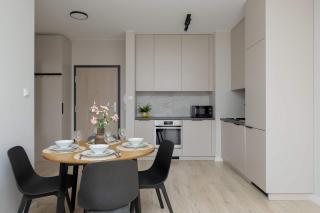 Modern & Bright Apartment Marywilska in Warsaw with Parking by Noclegi Renters - 2
