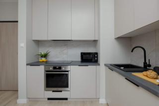 Modern & Bright Apartment Marywilska in Warsaw with Parking by Noclegi Renters - 1