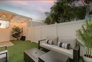 La Jolla Coastal Retreat - Walk to Beach - 9