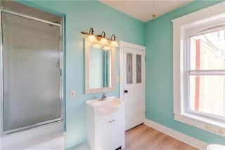 Bricks & Chance Luxury 5 BR home, NEAR Benedictine - 6